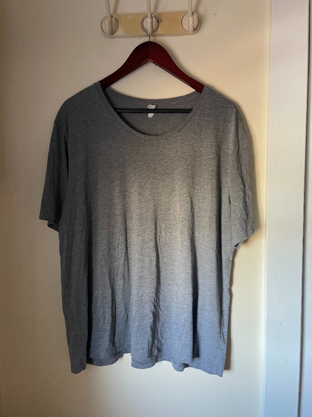 Mens Hem T-Shirt. XL. Gray Super comfy material